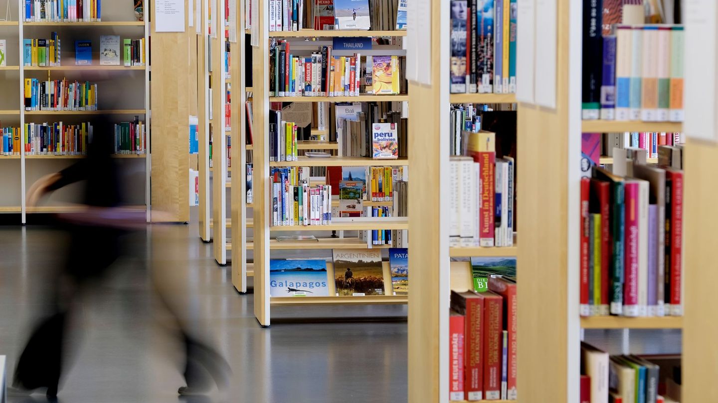 Der "Tag der Bibliotheken" wird deutschlandweit am 24. Oktober gefeiert.(Archivbild) Foto: Sebastian Willnow/dpa-Zentralbild/dpa