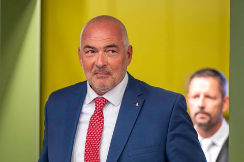 Steht erneut vor Gericht: der ehemalige CDU-Bundestagsabgeordnete Axel Fischer. (Archivbild) Foto: Peter Kneffel/dpa
