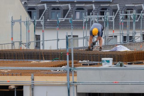 Die Stimmung im Wohnungsbau ist so gut wie seit drei Jahren nicht mehr - und doch vergleichsweise schlecht. (Archivbild) Foto: R