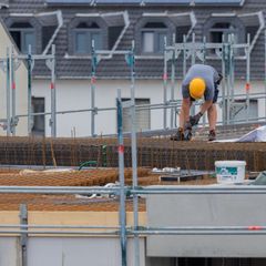 Die Stimmung im Wohnungsbau ist so gut wie seit drei Jahren nicht mehr - und doch vergleichsweise schlecht. (Archivbild) Foto: R