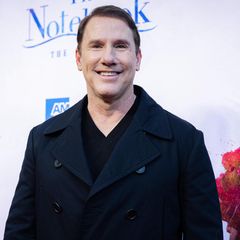 Nicholas Sparks gilt als einer der bekanntesten Liebesroman-Autoren der Welt. Seine Bücher haben sich millionenfach verkauft und werden häufig verfilmt.