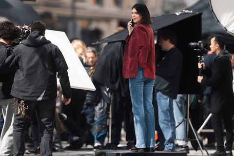 Baggy oder Skinny? Weder noch. Kendall Jenner in einer Goldilocks-Jeans.