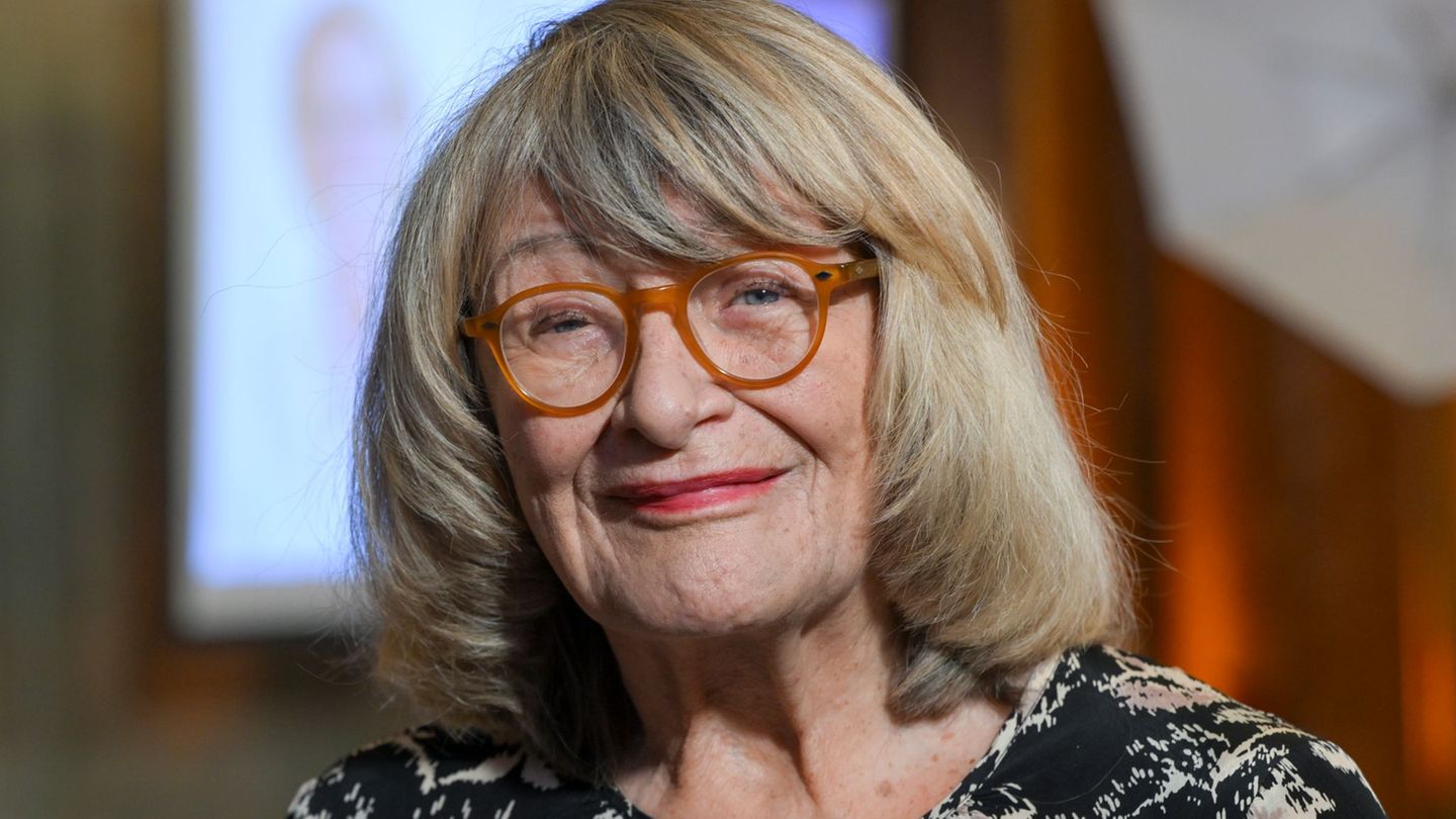 Alice Schwarzer hält die "Stadtbild"-Äußerung von Friedrich Merz nicht für rassistisch. (Archivbild) Foto: Jens Kalaene/dpa