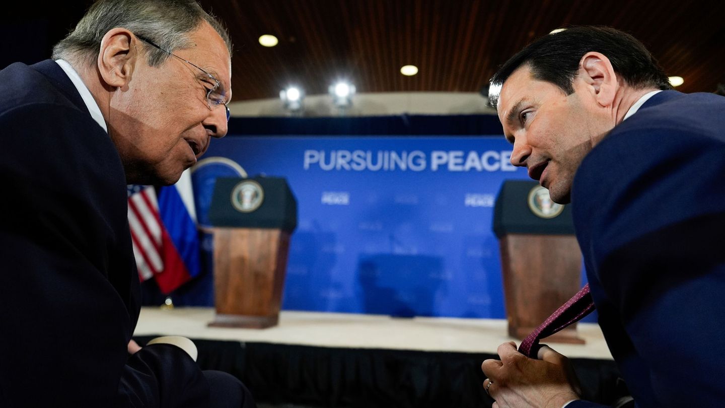 Die Außenminister Russlands und der USA sollen ein Treffen der Präsidenten Putin und Trump vorbereiten. (Archivbild) Foto: Julia