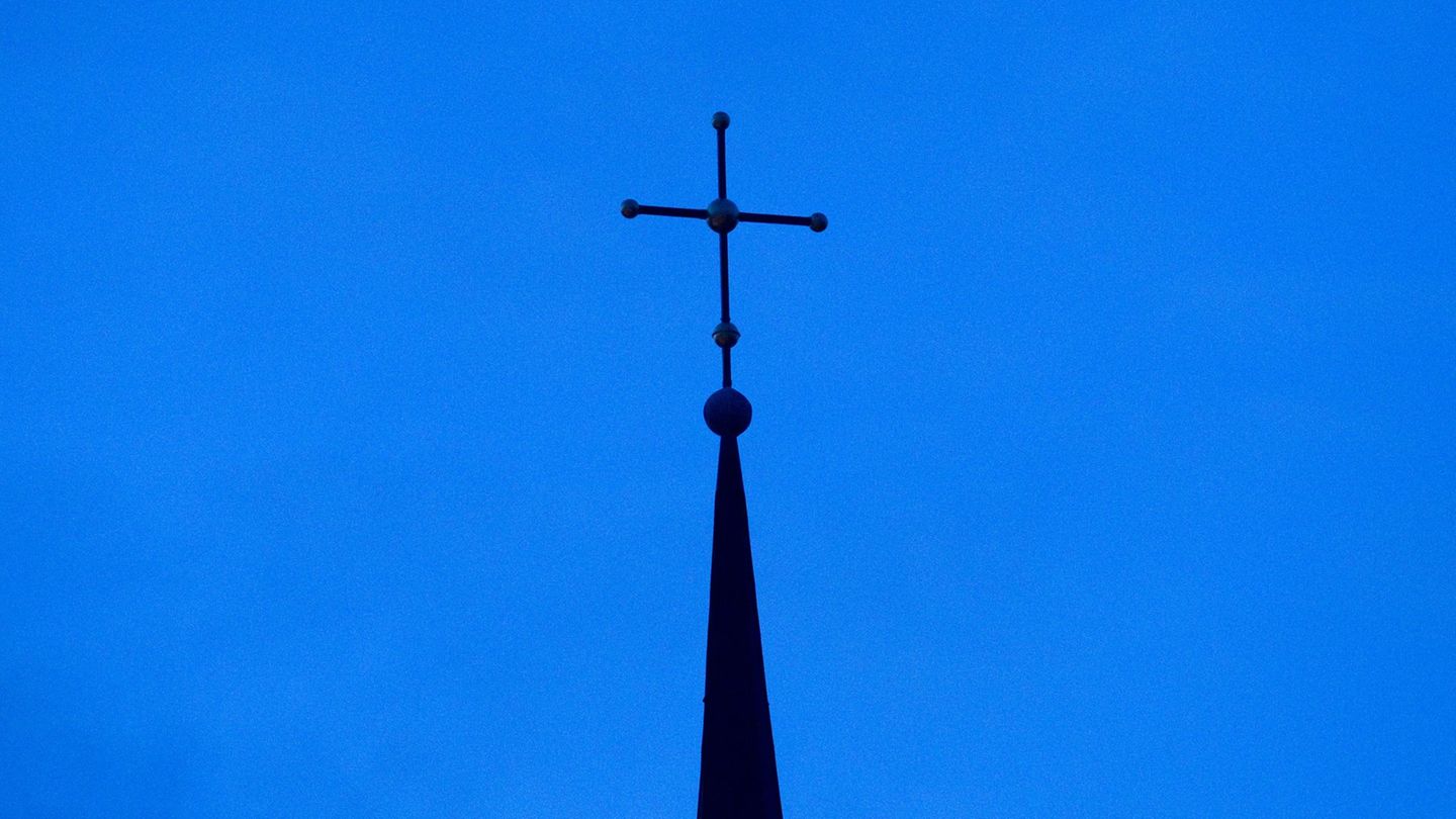 Die evangelische Landeskirche will die Rolle ihrer Konsistorialpräsidenten in der NS-Zeit untersuchen. (Symbolbild) Foto: pictur