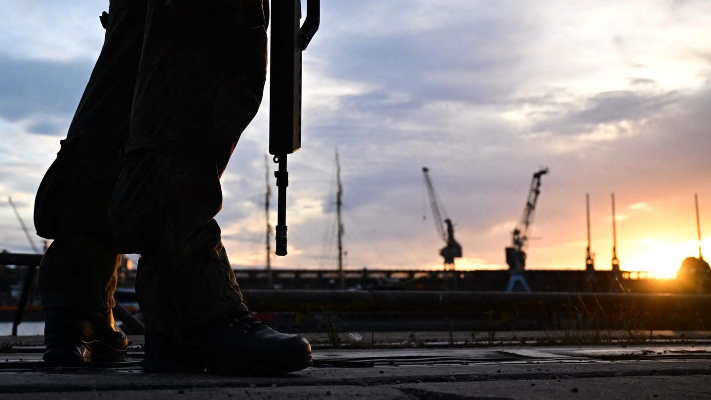 Krieg Vorbereitung auf den Krieg: Nato-Manöver in Hamburg