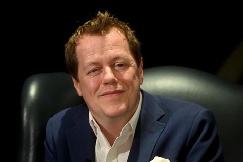 Tom Parker Bowles schaut in die Kamera