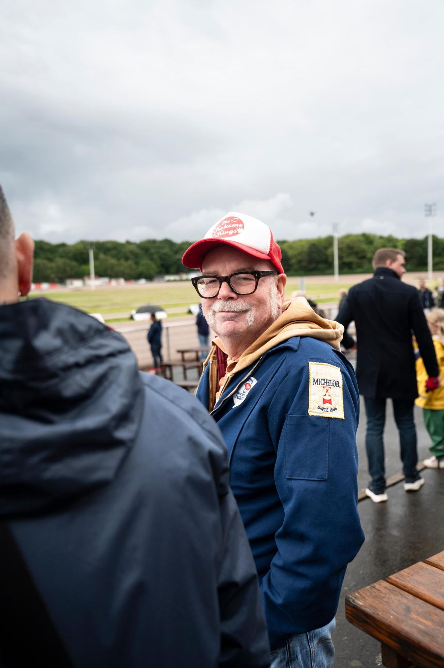 Dauergast Andy sagt, er habe gar keine Ahnung von alldem hier. Trotzdem zieht es ihn immer wieder her