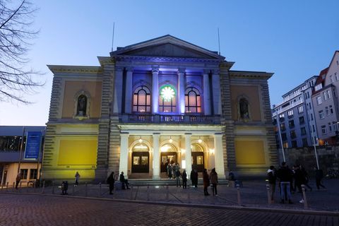 Die Oper Halle plant einen Aktionstag zum World Opera Day. (Archivbild) Foto: Sebastian Willnow/dpa-Zentralbild/dpa