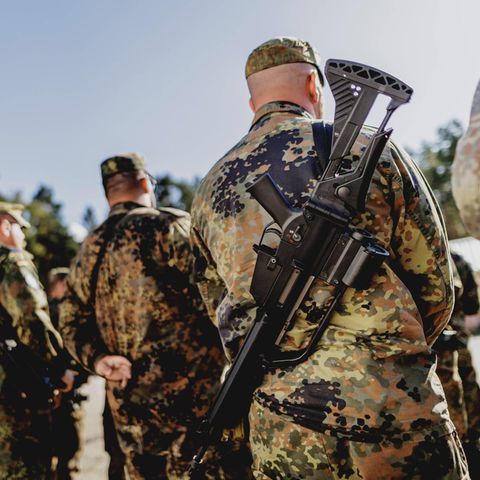Bundeswehr-Soldaten auf einem Übungsplatz in Oberlausitz bei Weisskeissel - sie sind ohne Kriegsangst
