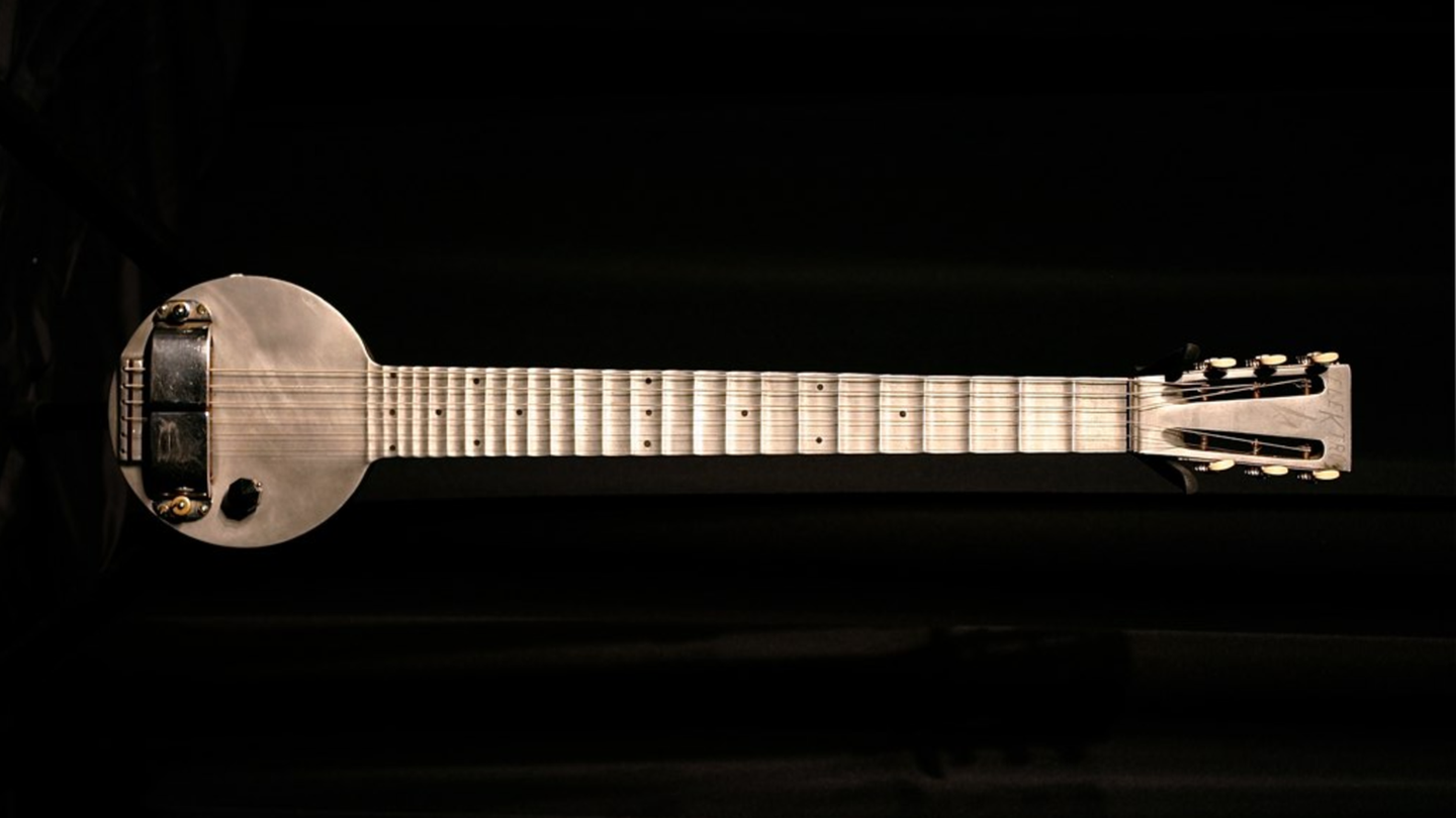 Die erste E-Gitarre der Welt Die erste E-Gitarre der Welt