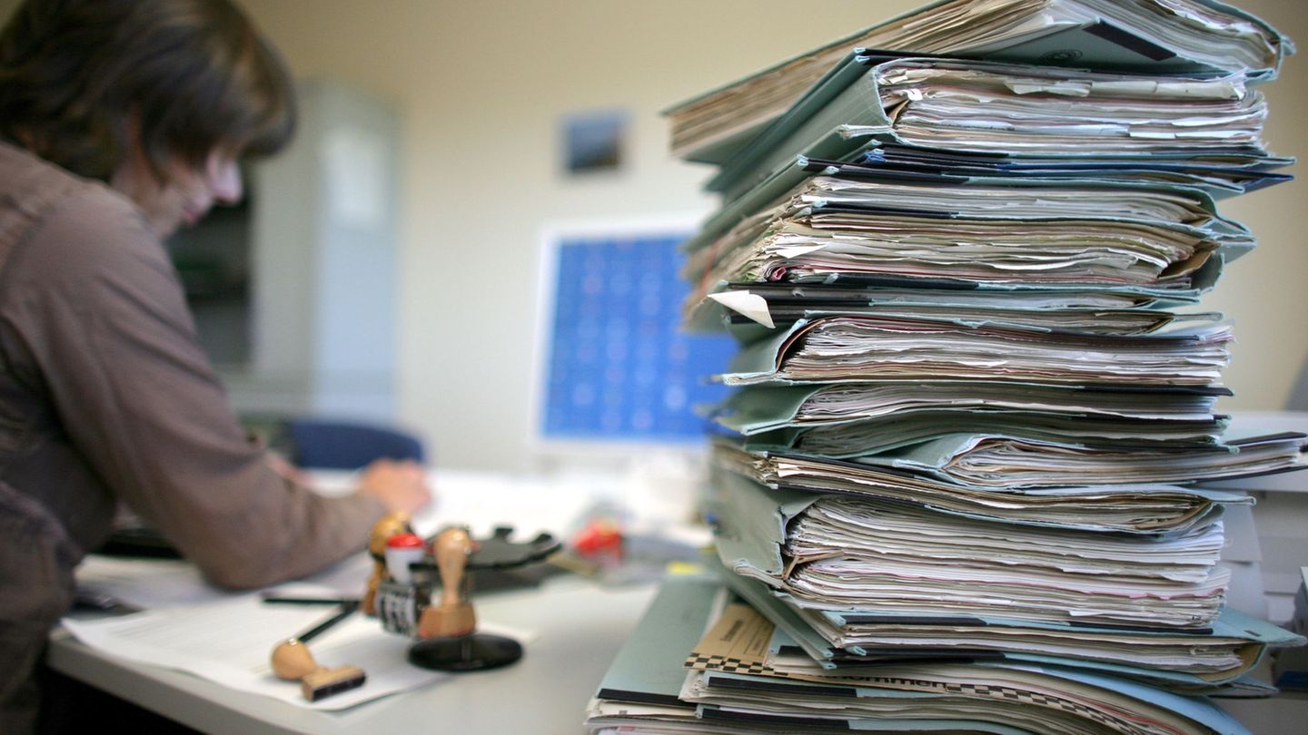 100 staatliche Vorschriften und Auflagen für die Kommunen sollen in Bayern wegfallen. (Symbolbild) Foto: Patrick Pleul/dpa