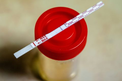 Urintest mit Drogenteststreifen