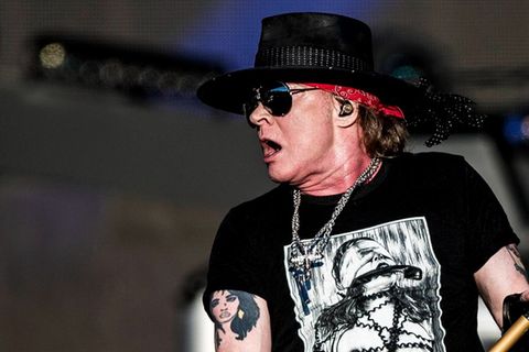 Axl Rose ist seit der Gründung 1985 der Frontmann von Guns N' Roses.