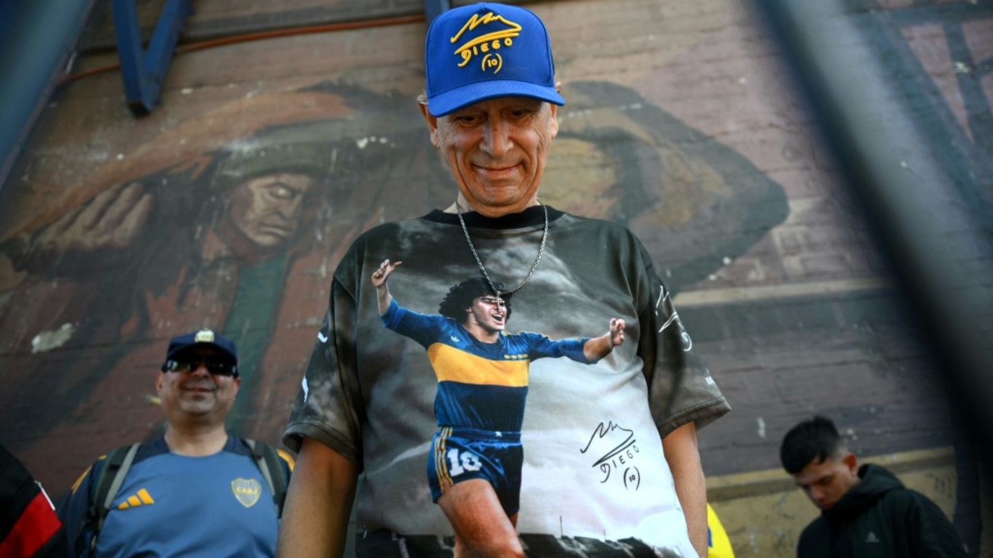Fan mit Maradona-Shirt