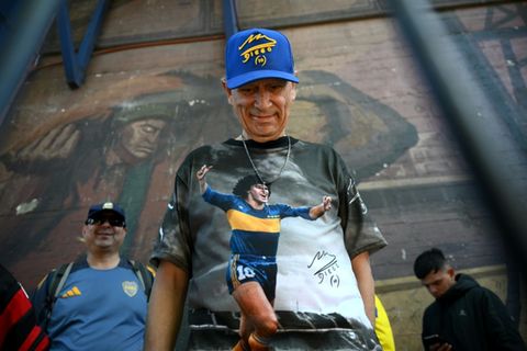 Fan mit Maradona-Shirt