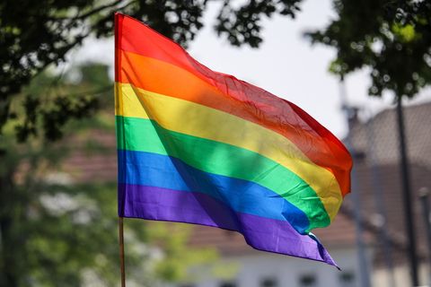 Wie unruhig wird der CSD am Sonntag in Cottbus? Es gibt Aufrufe zum Protest. (Symbolbild) Foto: Focke Strangmann/dpa