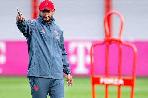 Vincent Kompany muss auch beim Abschlusstraining des FC Bayern auf Serge Gnabry verzichten. Foto: Sven Hoppe/dpa