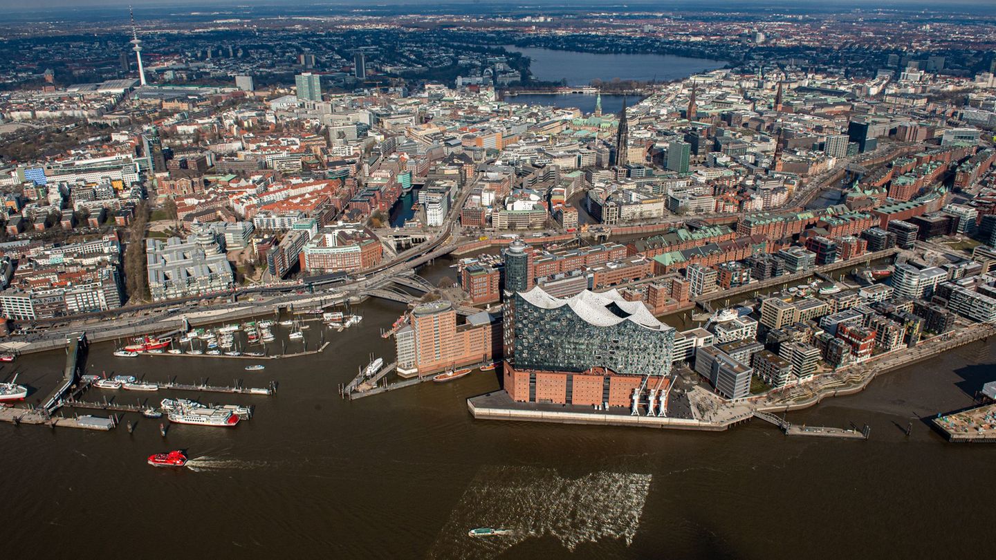 Ein neuer Stadt-Umland-Atlas gewährt einen neuen Blick auf Hamburg und sein Umland (Symbolbild). Foto: Daniel Reinhardt/dpa