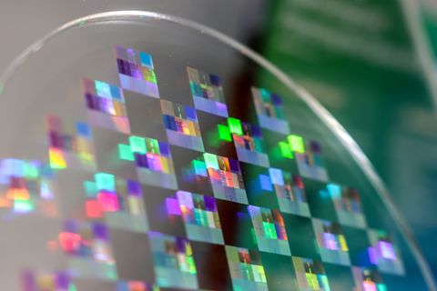 Halbleiter-Wafer bei Technikmesse in Taipeh