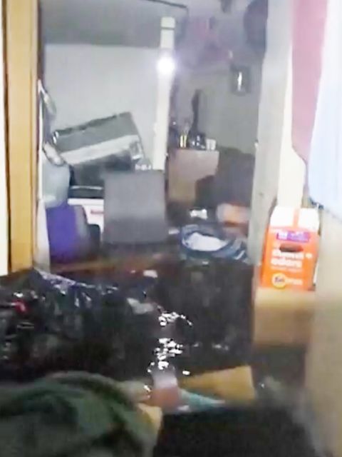 Das zerstörte Haus von Steven Anvar nach Taifun "Halong"