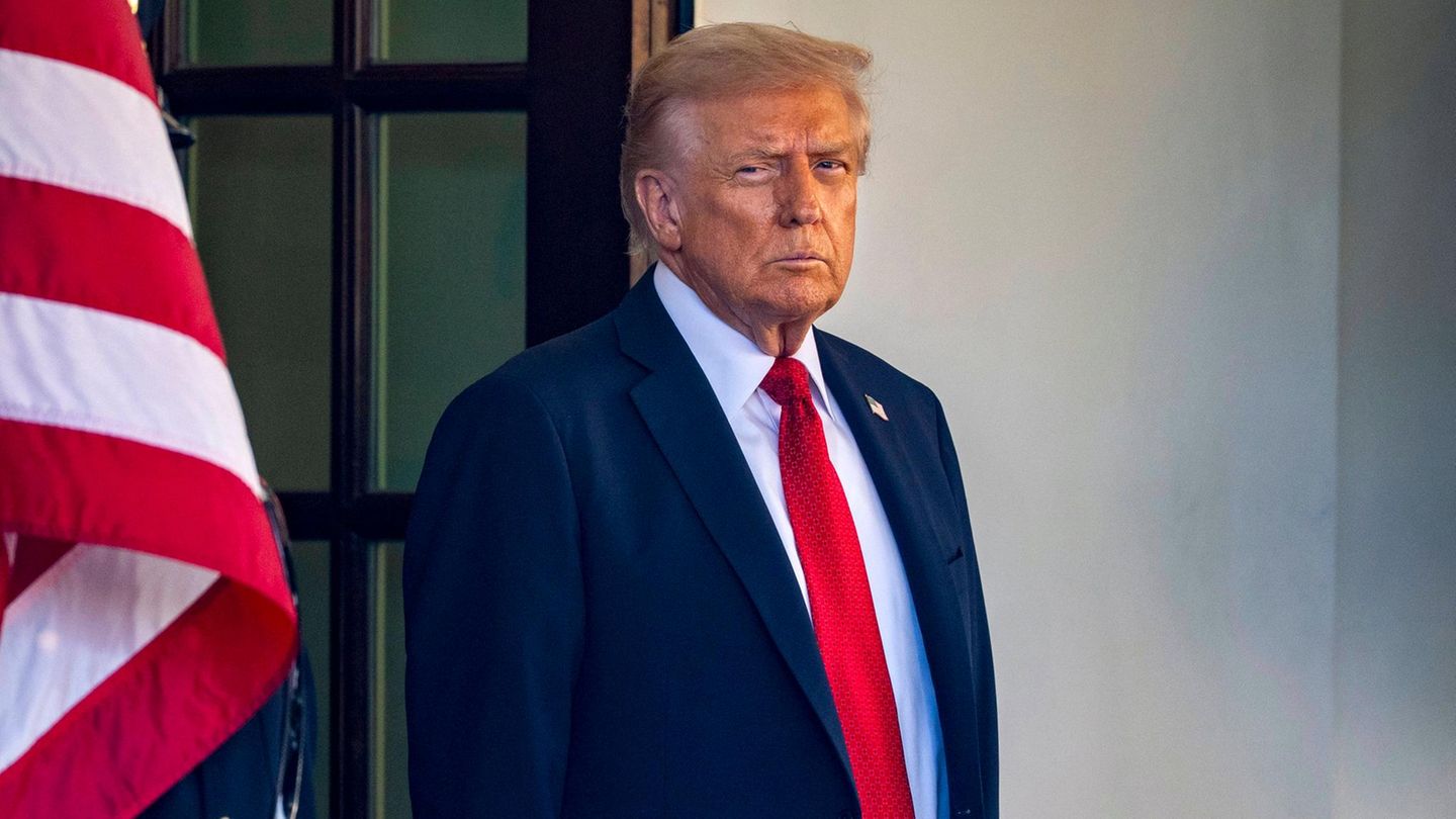 Meinung: Etwa 250 Millionen US-Dollar soll der Umbau des Weißen Hauses kosten – Donald Trump finanziert das Vorhaben mit unbekannten Spendern Etwa 250 Millionen US-Dollar soll der Umbau des Weißen Hauses kosten – Donald Trump finanziert das Vorhaben mit unbekannten Spendern