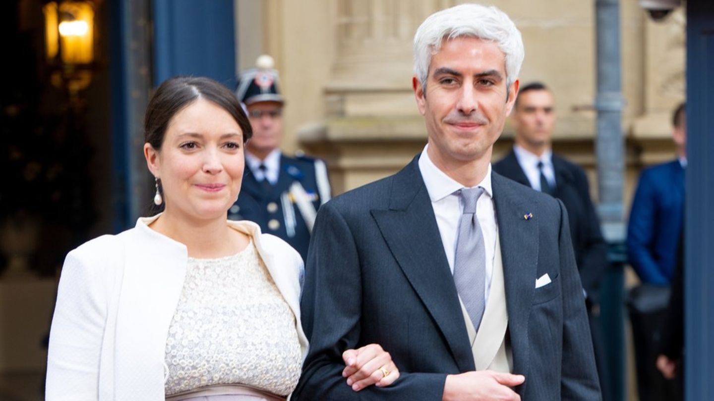 Prinzessin Alexandra und ihr Ehemann Nicolas Bagory bei der Abdankung von Großherzog Henri und der Thronbesteigung seines Sohn