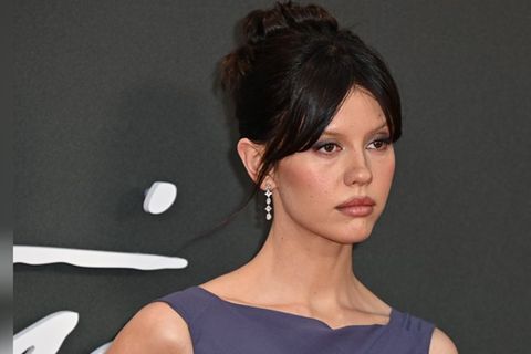 "Frankenstein"-Star Mia Goth verkörpert den "Monster Muse"-Look wie kaum eine andere.