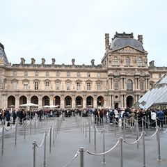 Nach dem Juwelendiebstahl im Pariser Louvre-Museum gehen die Ermittler von einer gut organisierten Bande aus