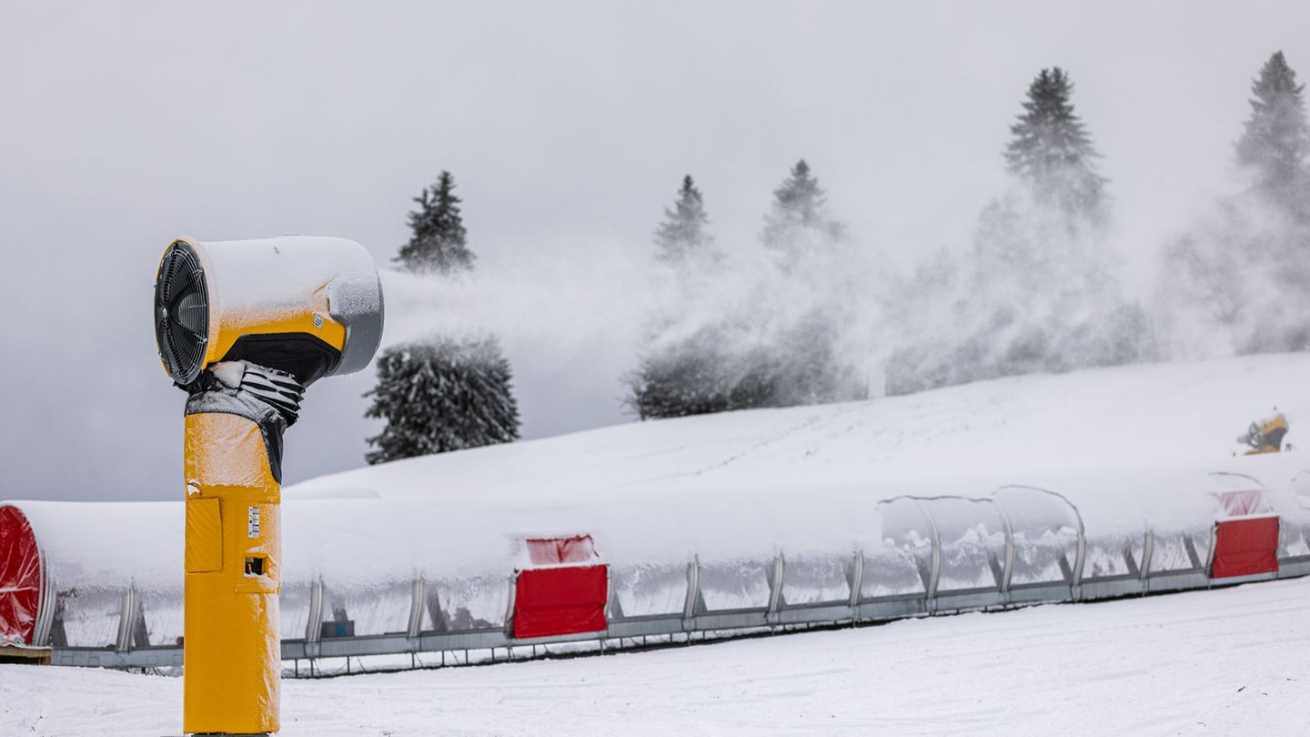 Das Skigebiet Feldberg will Ende November in die neue Saison starten. (Archivbild) Foto: Philipp von Ditfurth/dpa