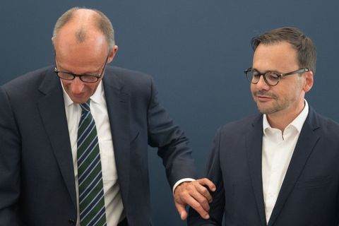 Brandenburgs CDU-Fraktions- und Landeschef Jan Redmann sieht Kanzler Friedrich Merz mit seiner umstrittenen Äußerung zum Stadtbi