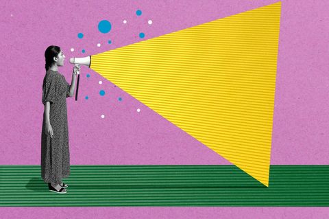 Gen Z Illustration: Eine junge Frau spricht in ein Megaphon (Symbolbild Therapiesprache auf TikTok) Gen Z Illustration: Eine junge Frau spricht in ein Megaphon (Symbolbild Therapiesprache auf TikTok)
