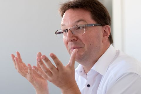 Michael Blume warnt vor einer Gewöhnung an antisemitische Straftaten. (Archivbild) Foto: Bernd Weissbrod/dpa