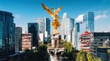 Mexikos Hauptstadt, Mexiko-Stadt, lockt mit grünen Parks, Café-Kultur, Streetfood und Kunst. Die Geschichte des Landes erzählen Wandgemälde – von den Azteken bis in die Gegenwart. Wer auf den Spuren berühmter Persönlichkeiten wandelt, kommt hier ebenfalls voll auf seine Kosten: Frieda Kahlo und Diego Rivera waren bereits hier