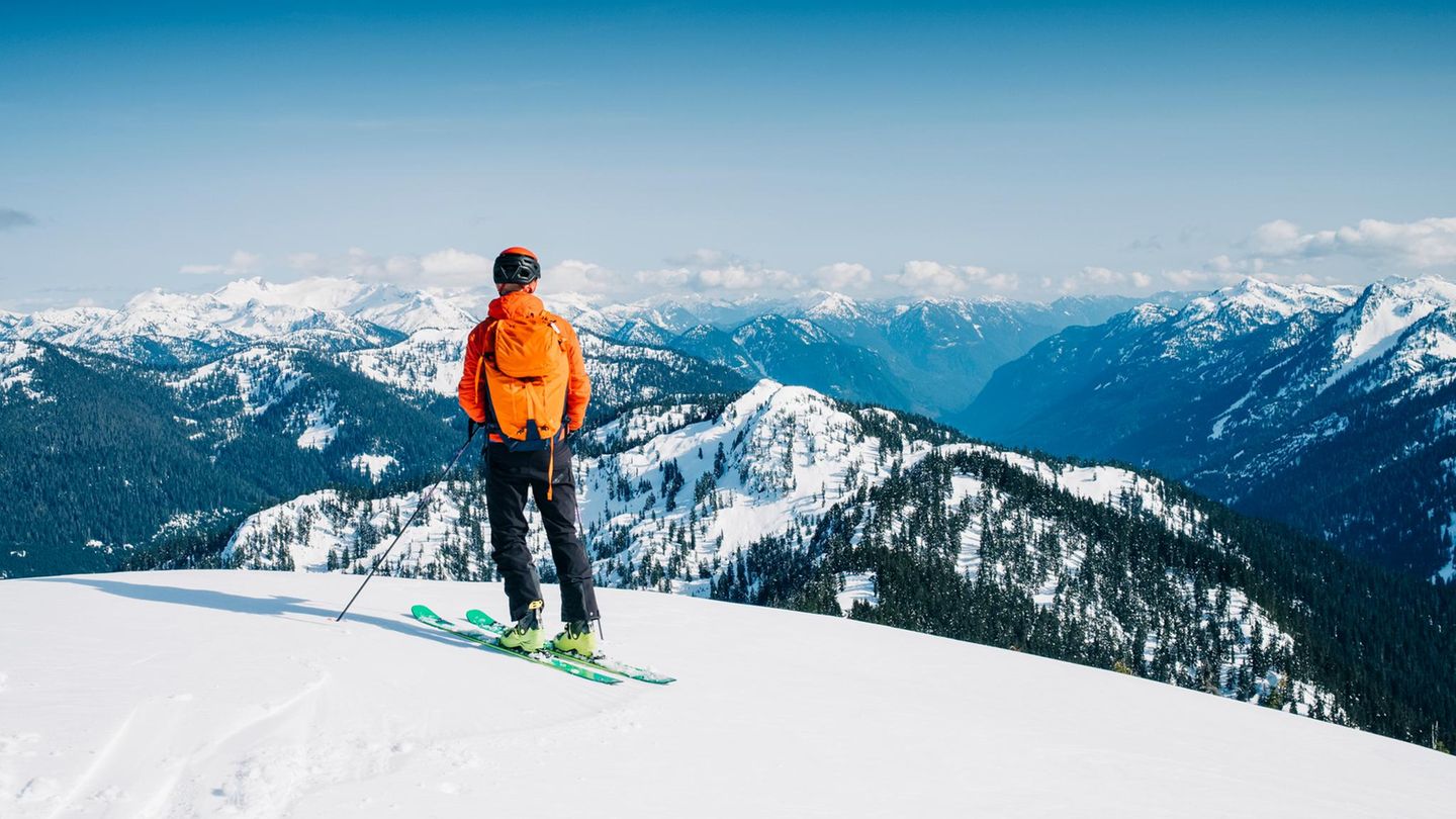 British Columbia, Kanada Den Alpen zum Verwechseln ähnlich: In British Columbia können Reisende durch moosbedeckte Wälder streifen, wilde Flüsse überqueren und über weiße Pisten wedeln. Wer von der Natur genug hat, macht einen Abstecher in die Metropole Vancouver
