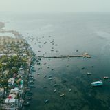 Das kulturelle Zentrum Sri Lankas, Jaffna, begeistert mit Tempeln, Märkten und historischen Stätten wie dem Jaffna Fort. Gut zu erreichen ist Delft Island. Die Insel ist bekannt für ihre Korallenmauern, traditionellen Häuser und familiären Homestays. Mit Fähren gelangen Reisende nach Nainativu – einer Insel mit heiligen Tempeln für Hindus und Buddhisten