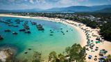 Die Küstenstadt Quy Nhon in Vietnam lockt mit weichen Sandstränden, Cham-Tempeln, Fischerdörfern fernab vom Massentourismus. Einsame Buchten erreichen Urlauber am besten mit dem Motorrad