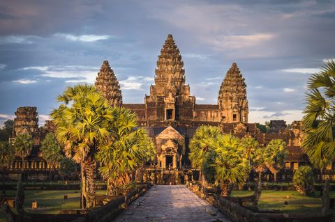 Siem Reap in Kambodscha ist berühmt für die weltberühmte Tempelanlage Angkor Wat. Quadfahrten und Ziplining bieten sich für Abenteuerlustige an. Nachteulen können in den Abendstunden das pulsierende Publeben auskundschaften