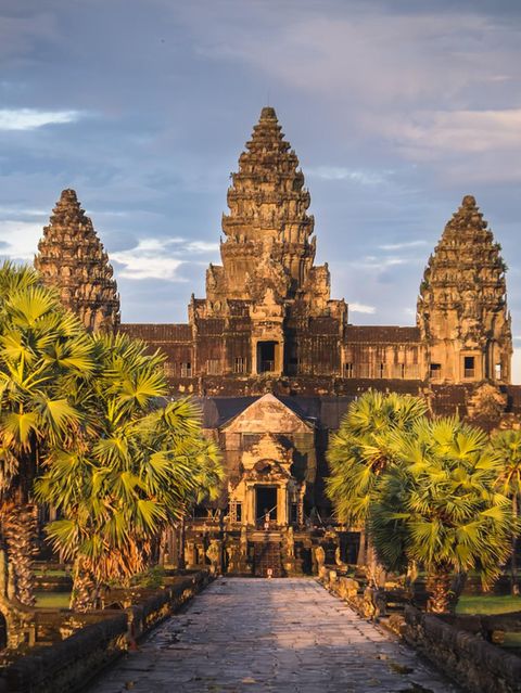Siem Reap in Kambodscha ist berühmt für die weltberühmte Tempelanlage Angkor Wat. Quadfahrten und Ziplining bieten sich für Abenteuerlustige an. Nachteulen können in den Abendstunden das pulsierende Publeben auskundschaften