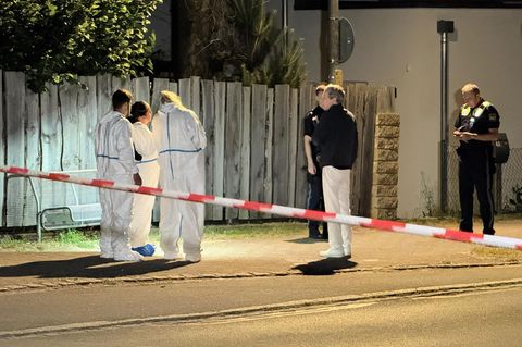 Der Jugendliche starb noch vor Ort an seiner Stichverletzung. (Archivbild) Foto: Goppelt/Vifogra /dpa