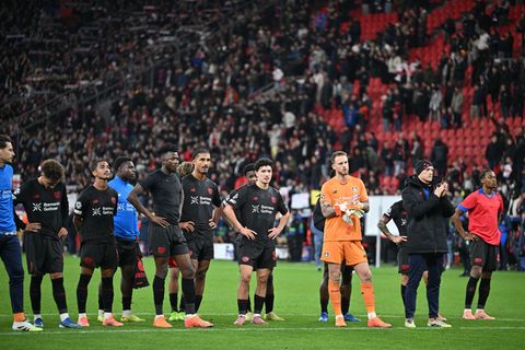 Enttäuschte Gesichter nach der 2:7-Niederlage in der Champions League. Foto: Bernd Thissen/dpa