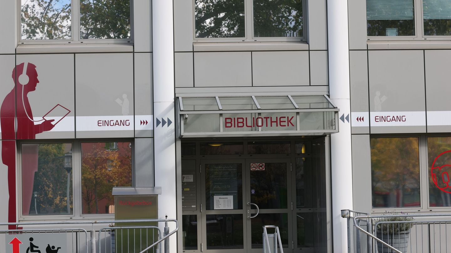 Der Thüringer Bibliothekspreis ist mit 10.000 Euro dotiert. Foto: Bodo Schackow/dpa