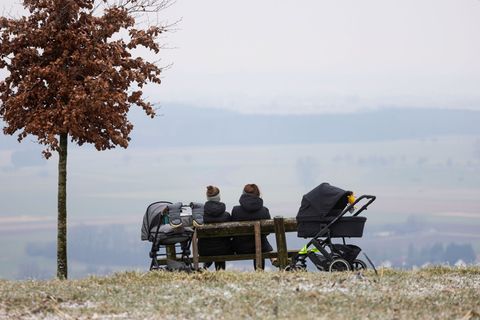 Lieber Kinder statt Karriere? Forscher haben das Rollenbild junger Frauen untersucht (Symbolbild). Foto: Thomas Warnack/dpa