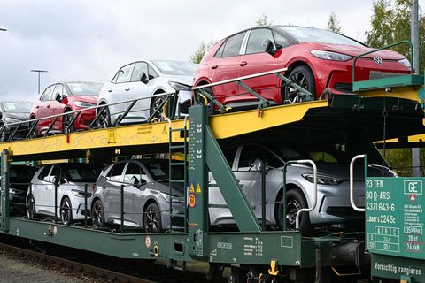 Deutschland ist laut VDA der zweitgrößte Produktionsstandort von E-Autos weltweit - mit Abstand hinter China. Sachsen zähle für