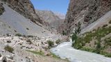 Zugegeben, Tadschikistan ist nicht mehr ganz Europa. Dafür aber sind die Wander- und Wildcampingrouten bislang kaum entdeckt. In den Fann-Bergen wartet eine Kulisse aus glitzernden Seen und Gipfeln und Hirten bieten Essen oder Esel an. Wild, abgelegen und unverfälscht