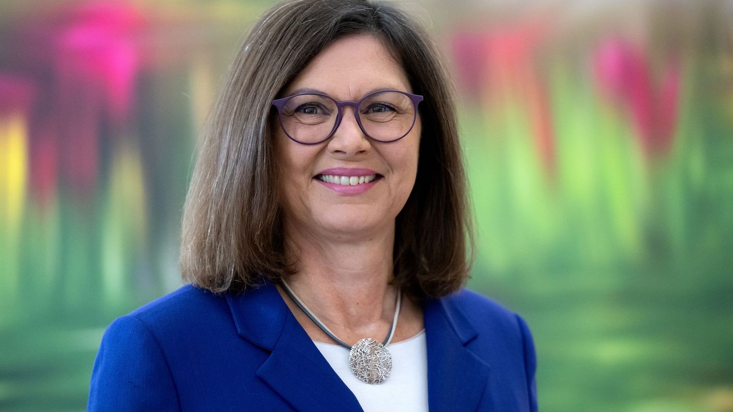 Ilse Aigner hat die Bayern befragt, was sie über die Demokratie denken. (Archivbild) Foto: Sven Hoppe/dpa