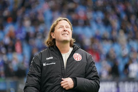 Hofft auf einen Mutmacher in der Conference League: der Mainzer Trainer Bo Henriksen. (Archivbild) Foto: Marcus Brandt/dpa