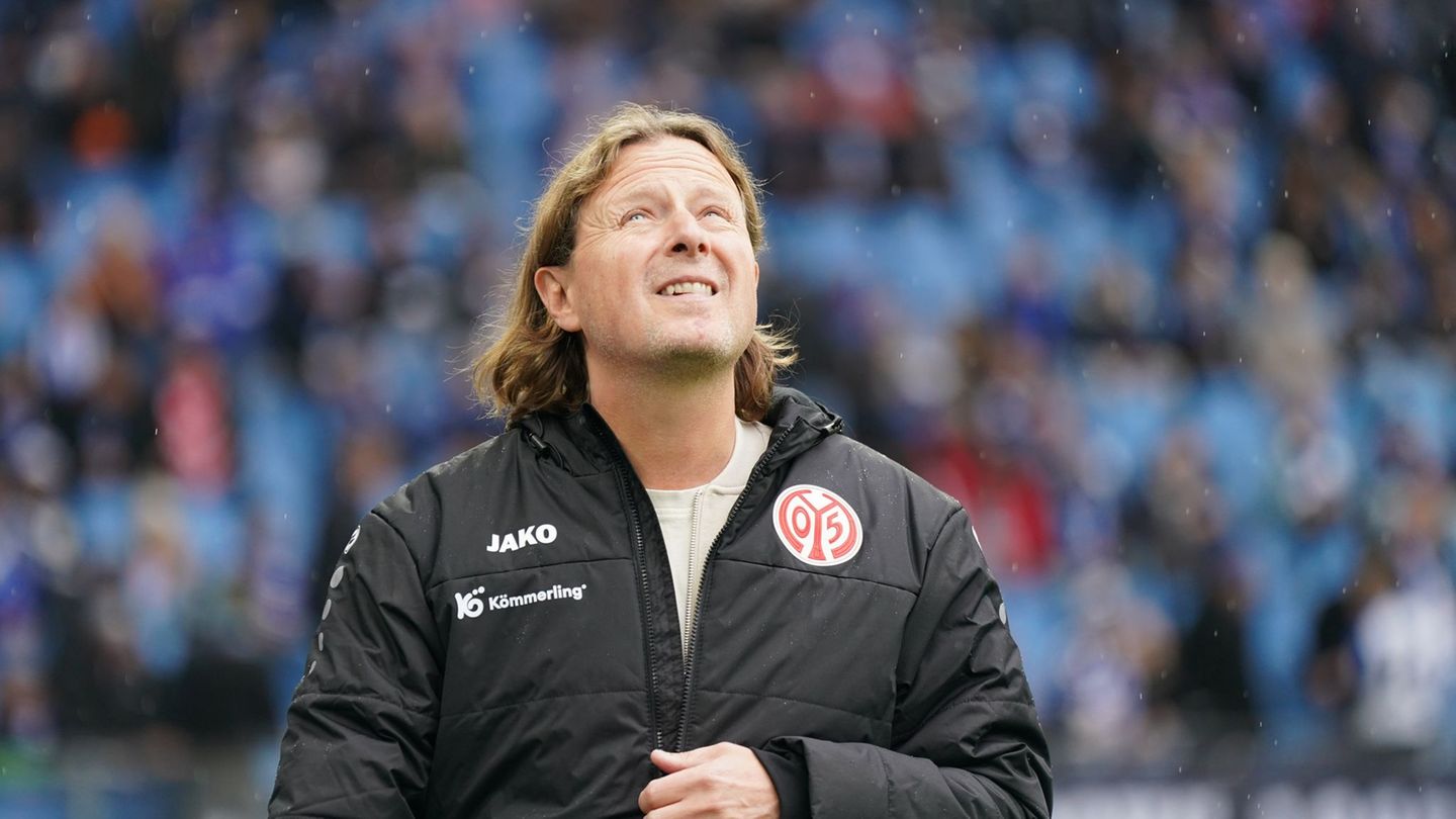 Hofft auf einen Mutmacher in der Conference League: der Mainzer Trainer Bo Henriksen. (Archivbild) Foto: Marcus Brandt/dpa
