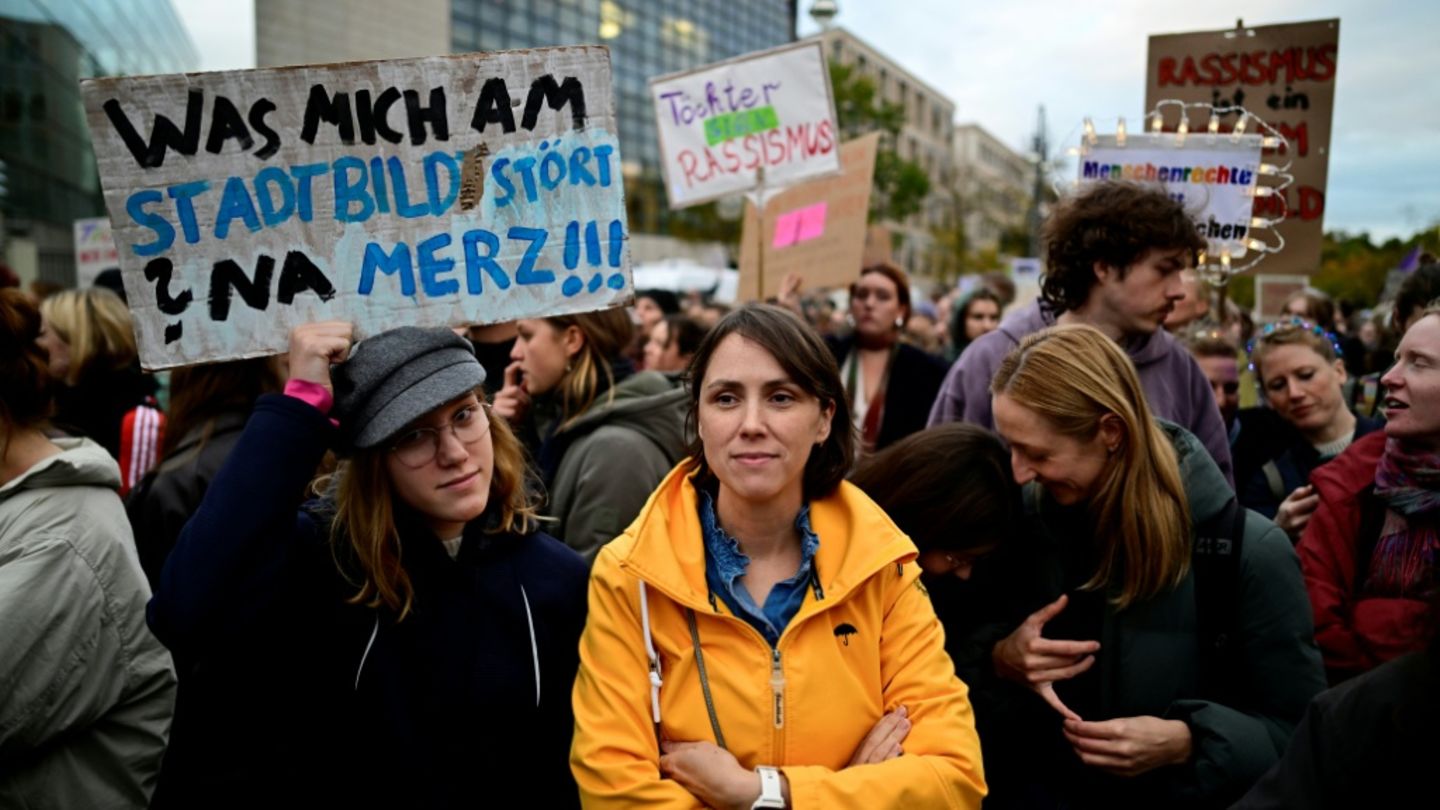 Demo gegen "Stadtbild"-Aussage vor CDU-Zentrale