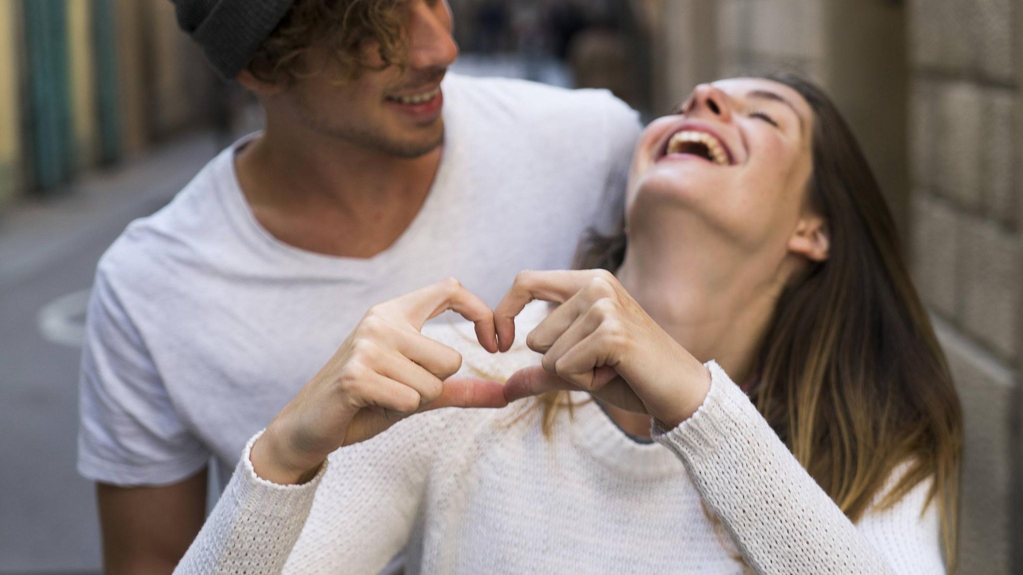 Wer eine Singlebörse kostenlos nutzen will, hat die Qual der Wahl. Welche bietet was zum Gratis-Kurs? stern hat es überprüft